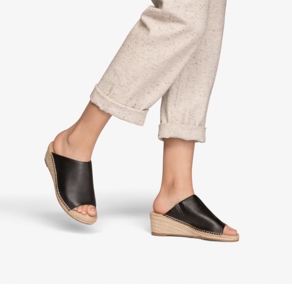 Matt & Nat Aloe 2” Wedges - Picture 2 of 3